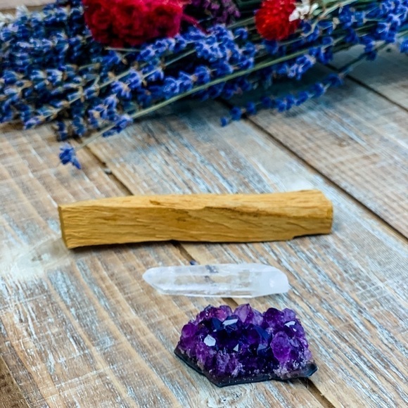 Crystal Quartz, Amethyst Cluster & Palo Santo Set - Picture 2 of 5